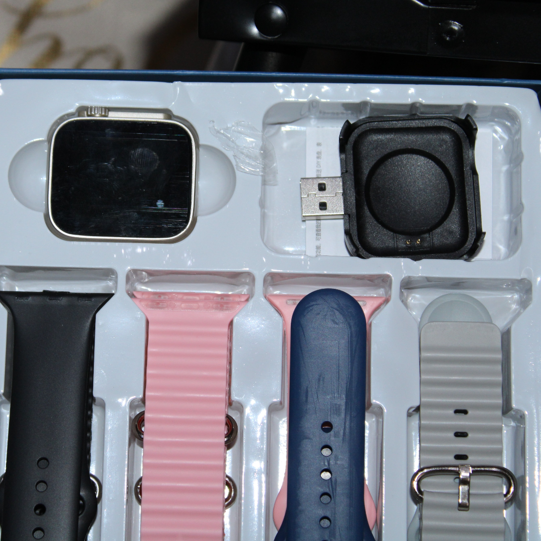 Set ceas inteligent  cu 8 curele de schimb, culori diferite