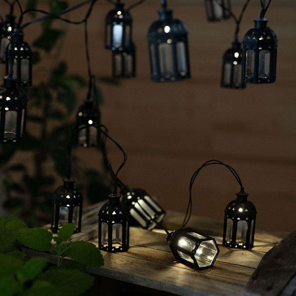 Ghirlanda luminoasa Led cu 8 becuri tip felinar, lumina alb cald