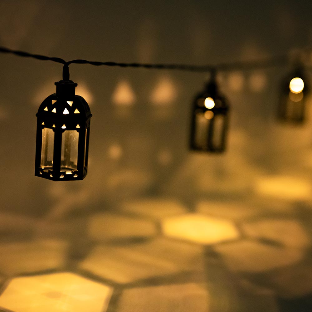 Ghirlanda luminoasa Led cu 8 becuri tip felinar, lumina alb cald