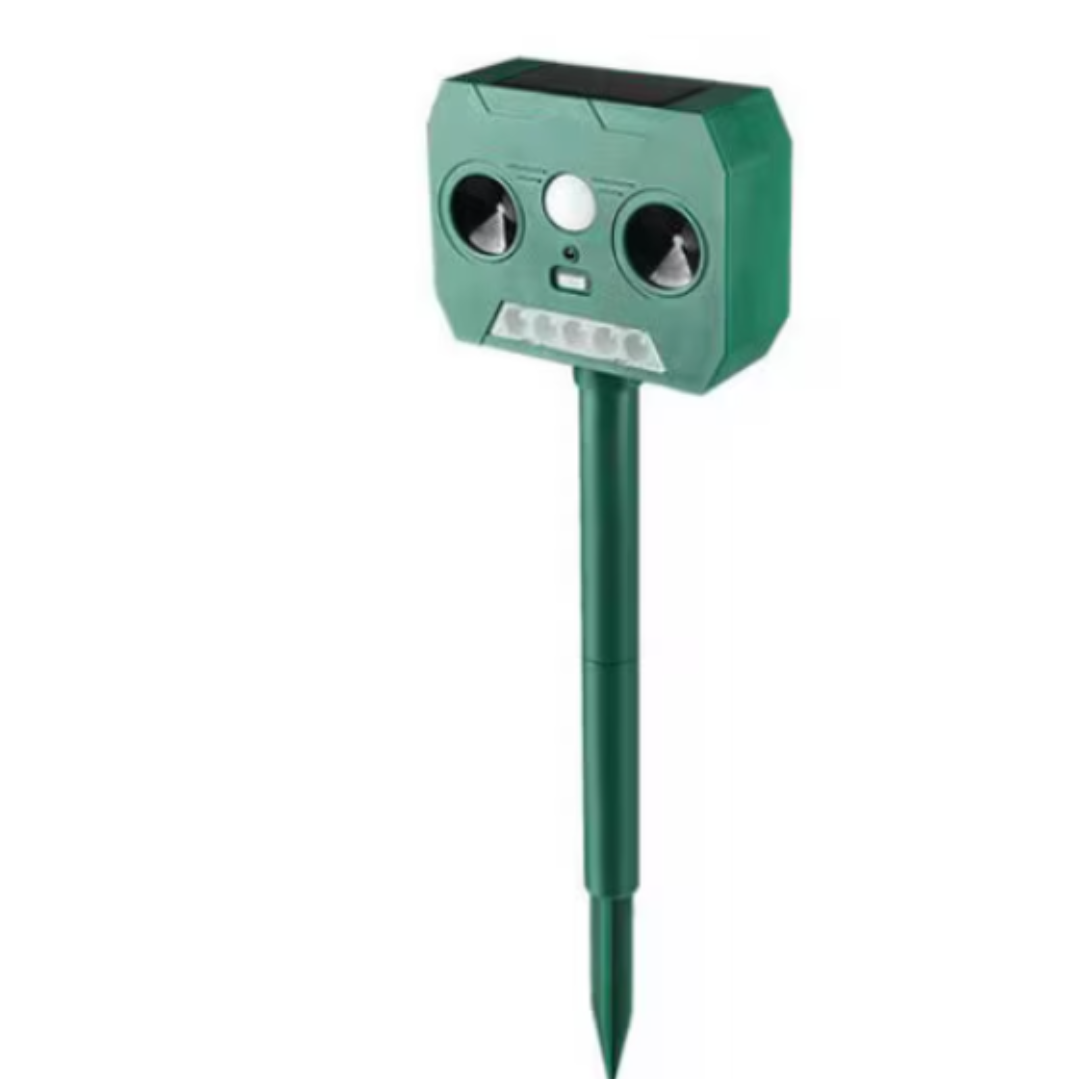 Aparat solar dublu cu ultrasunete impotriva daunatorilor