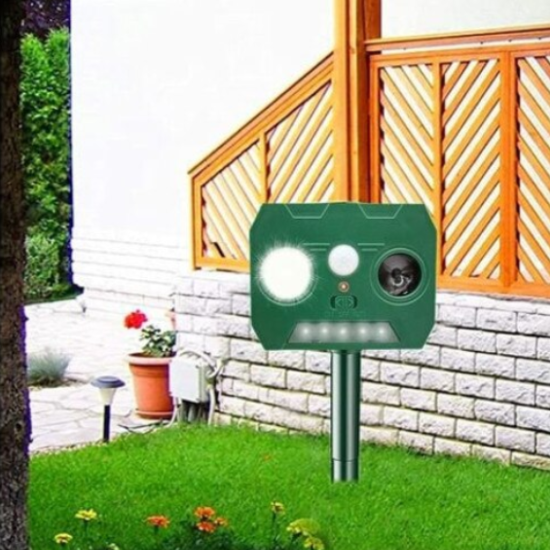 Aparat solar dublu cu ultrasunete impotriva daunatorilor